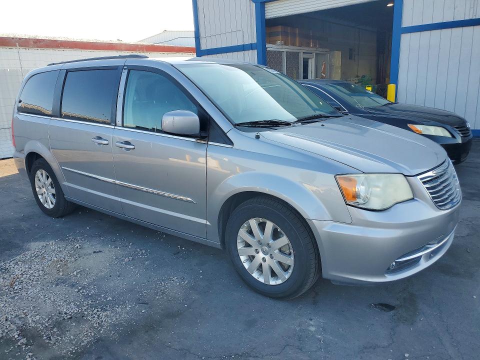 2013 Chrysler Voyager VIN 2C4RC1BGXDR674277 COPART salvage auction — REAR END, Nv - Certificate Of Title, sold $900 on 2026-08-01 (photo 4)