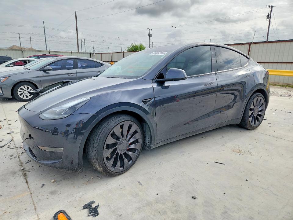 2024 Tesla Model y VIN 7SAYGDEF2RA312273 — COPART salvage auction photo