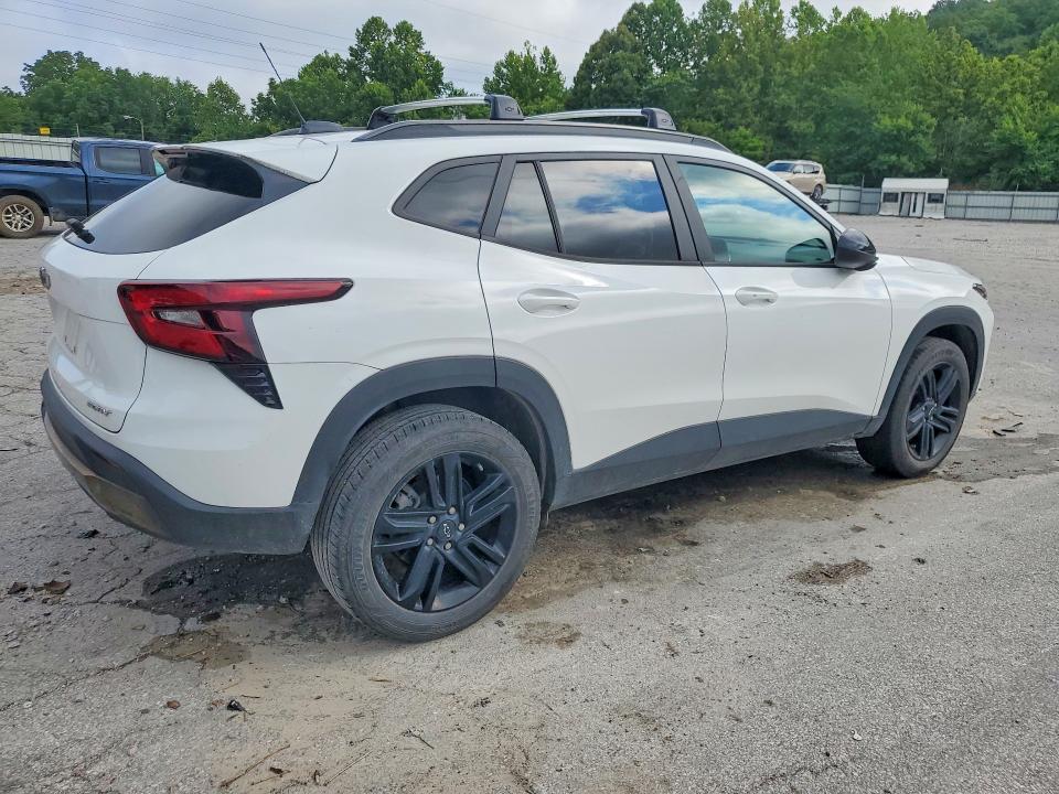2024 Chevrolet VIN KL77LKE25RC206886 COPART salvage auction — WATER/FLOOD, Salvage Title, sold $5,400 on 2026-07-30 (photo 3)