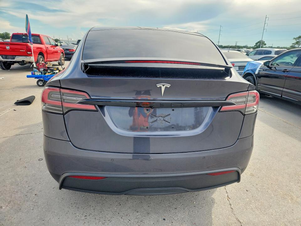 2022 Tesla Model x VIN 7SAXCBE54NF330371 COPART salvage auction — WATER/FLOOD, La - Cert Of Title-Salvage Flood, sold $18,200 on 2026-08-19 (photo 6)