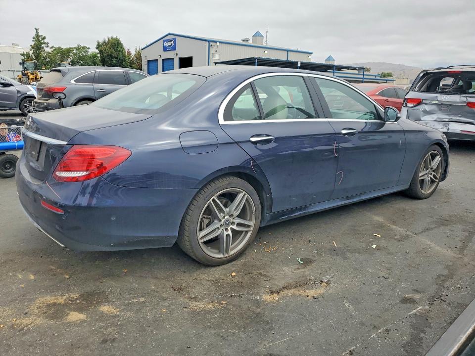 2018 Mercedes-benz E-klasse VIN WDDZF4JB9JA456769 COPART salvage auction — SIDE, Salvage Title, sold $7,000 on 2026-08-18 (photo 3)