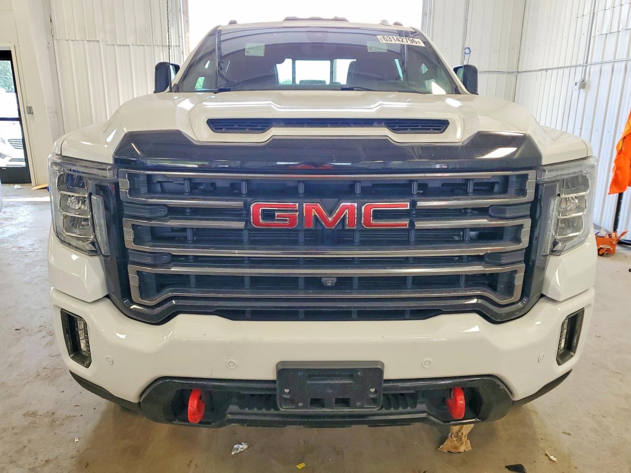 2020 GMC Sierra VIN 1GT49VEY9LF302648 COPART salvage auction — Minor Dent/Scratches, MN - CERT OF TITLE-PRIOR SALVAGE, sold $24,700 on 2026-09-25 (photo 5)