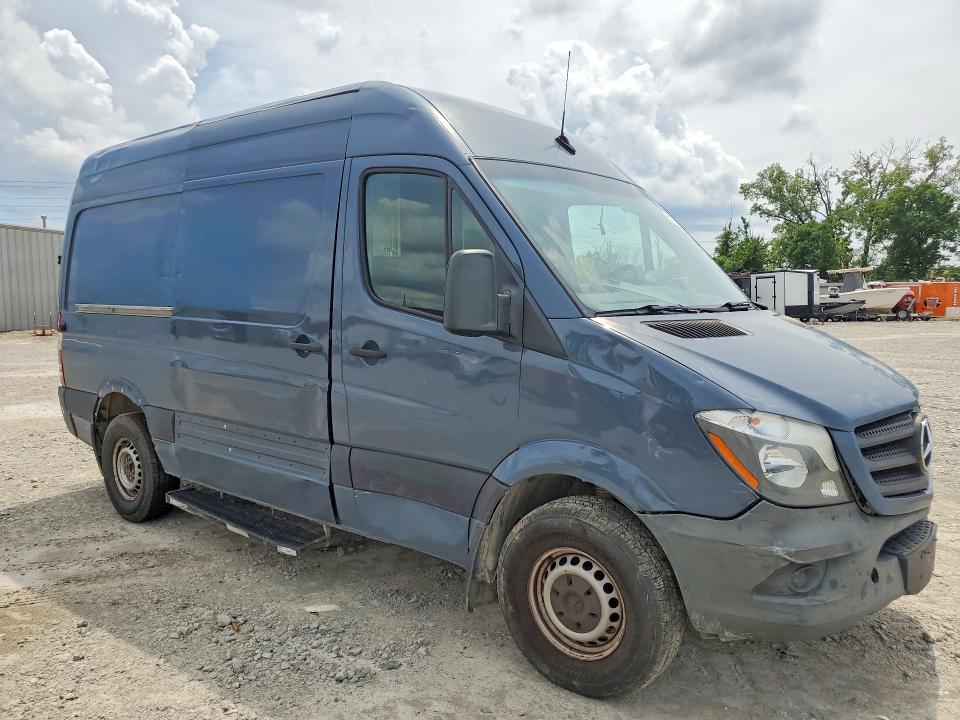 2018 Mercedes-benz Sprinter VIN WD3PE7CD1JP647842 COPART salvage auction — FRONT END, Ky - Certificate Of Title (P), sold $6,700 on 2026-07-28 (photo 4)