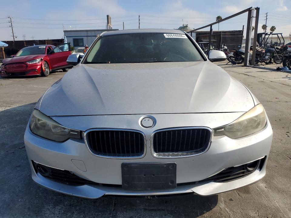 2013 BMW 3er VIN WBA3C1G53DNR44988 COPART salvage auction — UNDERCARRIAGE, CA - SALVAGE CERTIFICATE, sold $925 on 2026-08-21 (photo 5)