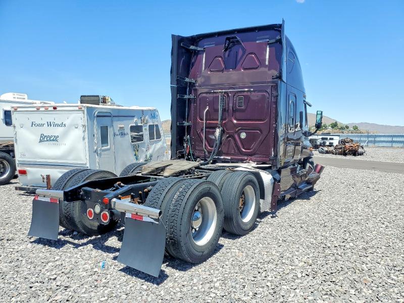 2016 Freightliner Cascadia 125 VIN 3AKJGLD58GSFN3978 COPART salvage auction — FRONT END, NV - SALVAGE TITLE, sold $900 on 2026-07-31 (photo 4)