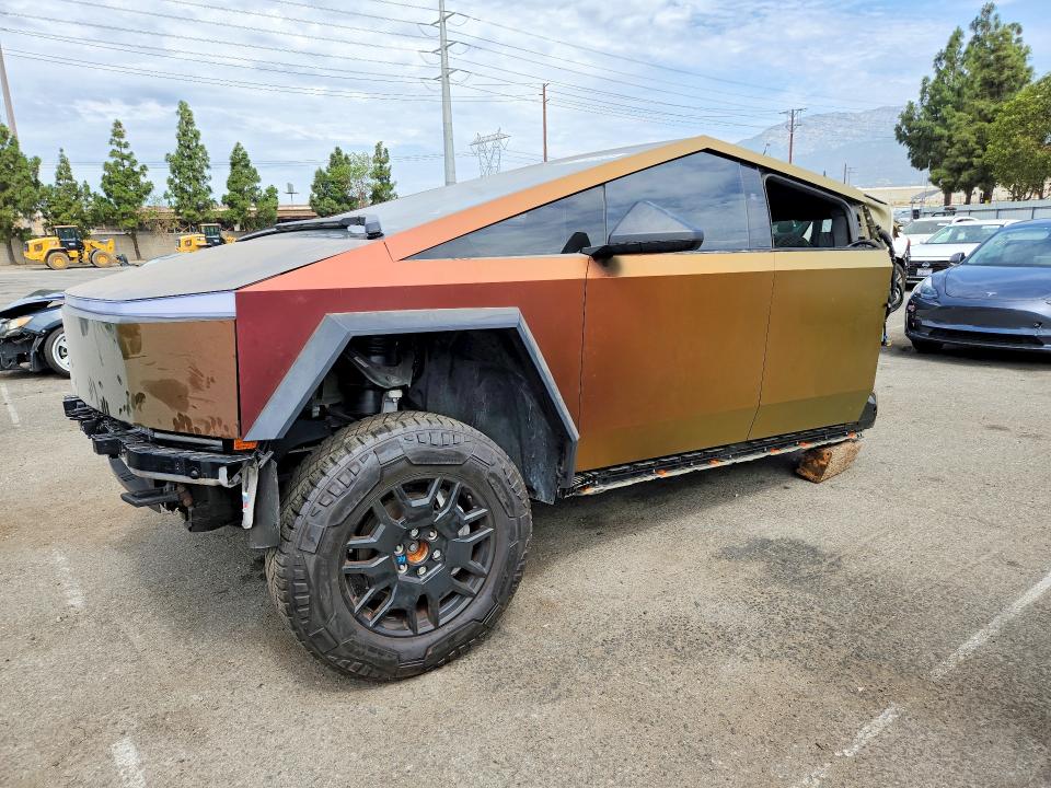 2024 Tesla Cybertruck VIN 7G2CEHED4RA011892 — COPART salvage auction photo