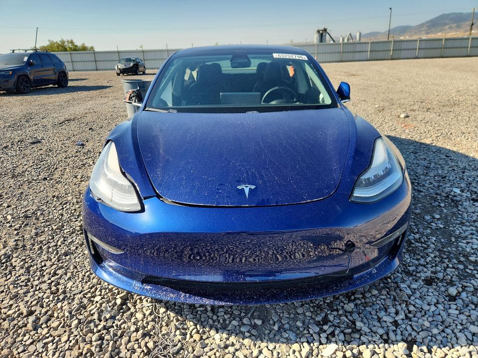 2019 Tesla Model 3 VIN 5YJ3E1EB7KF465023 COPART salvage auction — SIDE, Salvage Title, sold $2,100 on 2026-09-04 (photo 5)