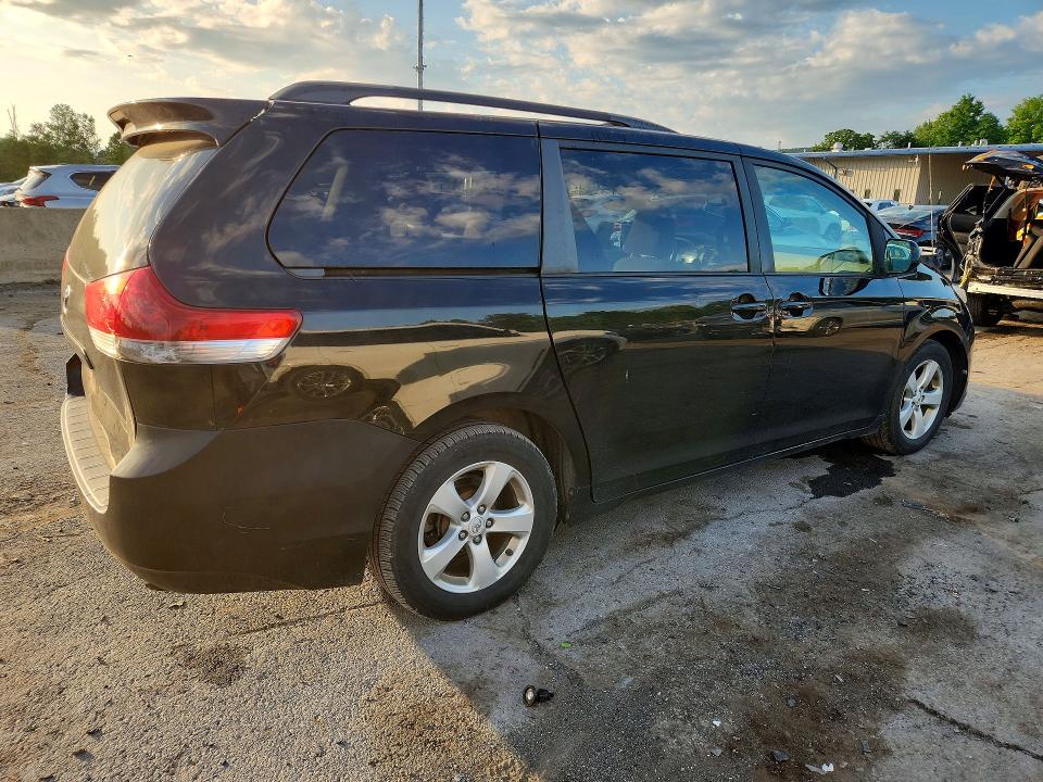 2011 Toyota Sienna VIN 5TDKK3DC8BS094136 COPART salvage auction — MINOR DENT/SCRATCHES, NY - CERTIFICATE OF TITLE, sold $825 on 2026-07-17 (photo 3)