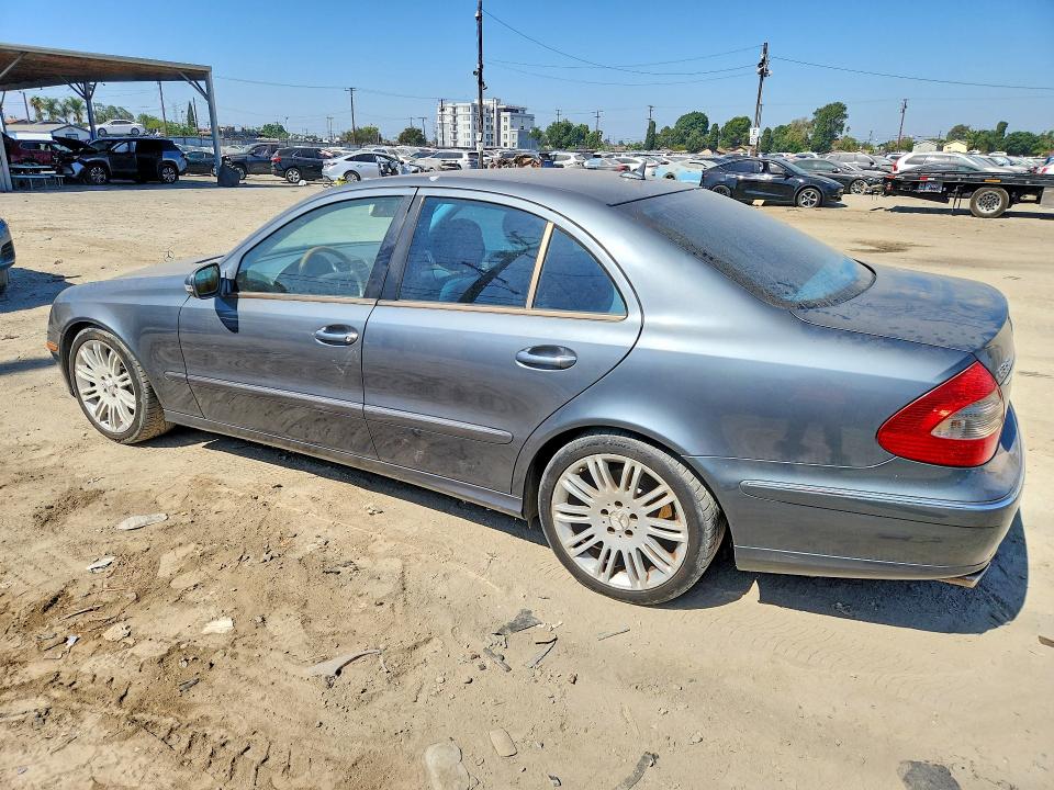 2007 Mercedes-benz E-class VIN WDBUF56X17B134238 COPART salvage auction — MINOR DENT/SCRATCHES, Ca - Dis/Dlr/Exp Only Clean Title, sold $600 on 2026-08-17 (photo 2)