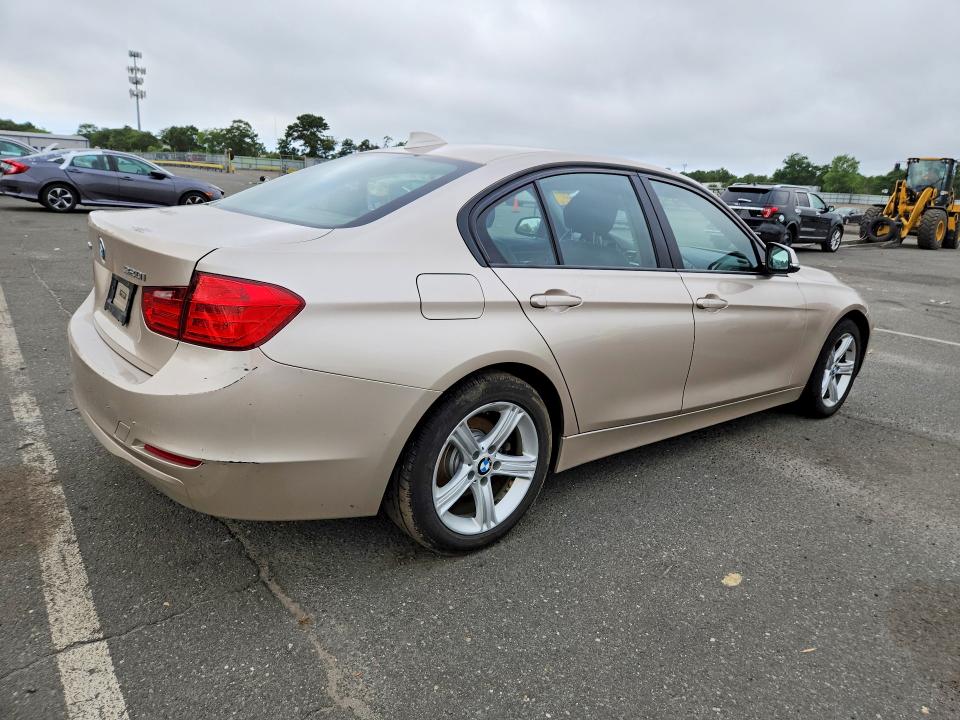 2013 BMW 3er VIN WBA3C3C50DF982500 COPART salvage auction — WATER/FLOOD, Ny - Mv907A-Flood Salvage, sold $450 on 2026-08-03 (photo 3)