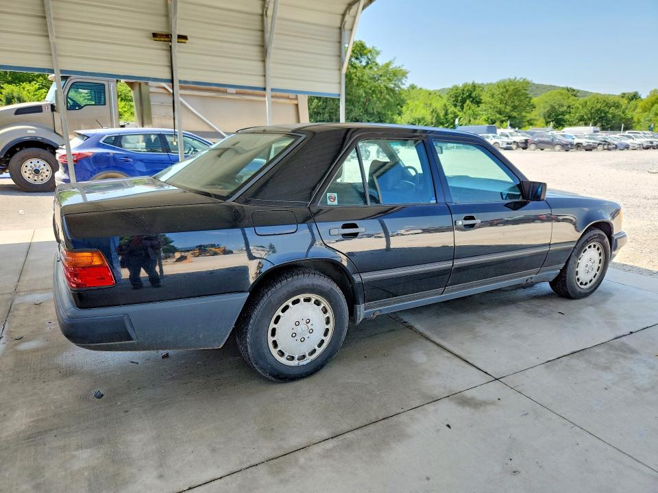 1987 Mercedes-benz 300 VIN WDBEA30DXHA402295 COPART salvage auction — HAIL, Ar - Cert Of Title-Salvage, sold $1,550 on 2026-07-27 (photo 3)