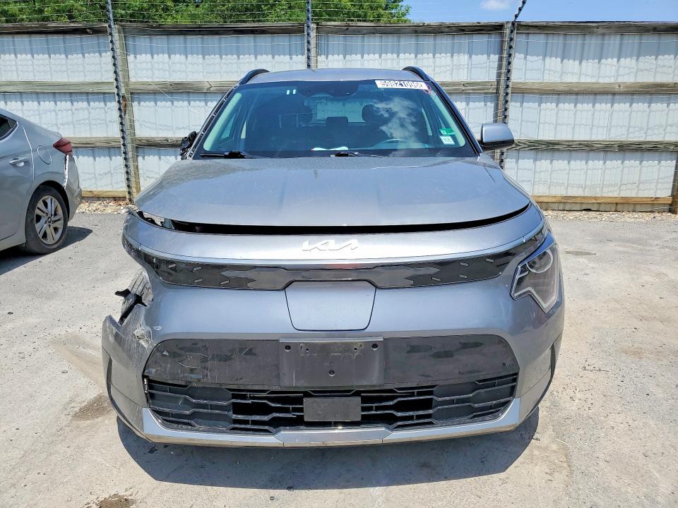 2023 Kia Niro VIN KNDCR3L1XP5073091 COPART salvage auction — FRONT END, VA - CERT OF TITLE - SALVAGE, sold $2,750 on 2026-07-29 (photo 5)