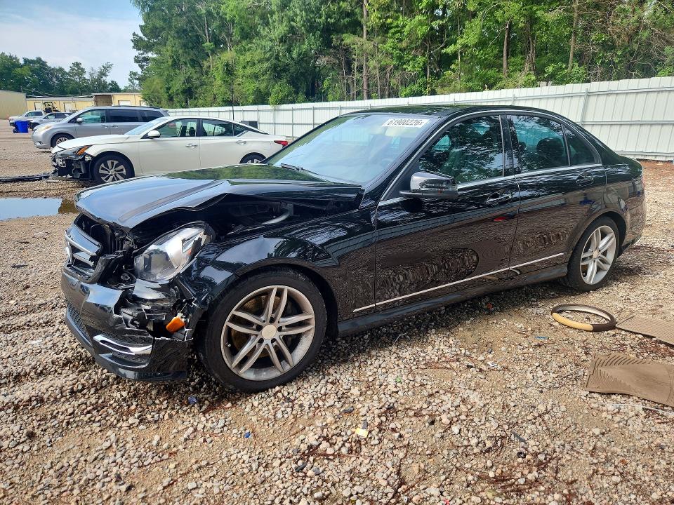 2014 Mercedes-benz C-klasse VIN WDDGF8AB4EA907840 COPART salvage auction — FRONT END, Salvage Title, sold $1,800 on 2026-08-21 (photo 1)