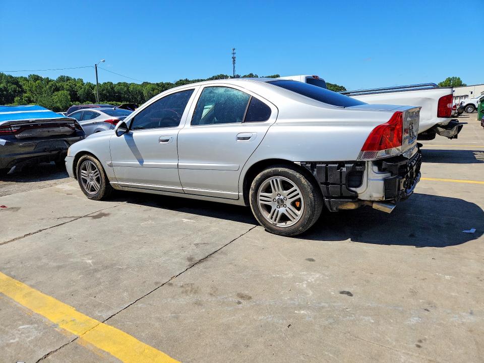 2006 Volvo S60 VIN YV1RS592562508555 COPART salvage auction — FRONT END, KY - CERT OF TITLE-SALVAGE (P), sold $425 on 2026-08-13 (photo 2)