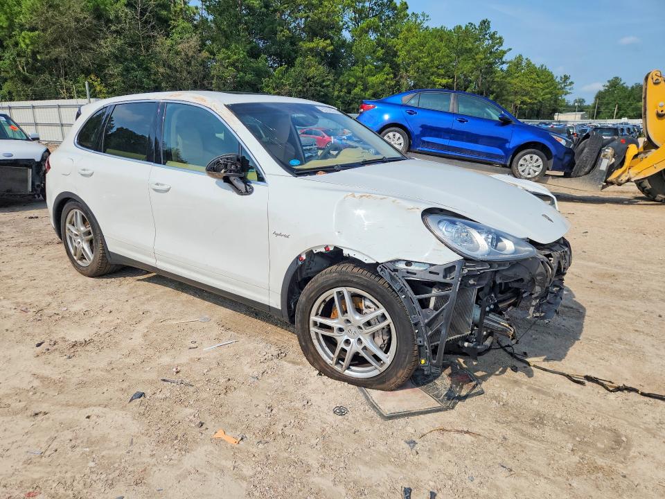 2014 Porsche Cayenne VIN WP1AE2A21ELA50234 COPART salvage auction — FRONT END, FL - CERTIFICATE OF DESTRUCTION, sold $1,350 on 2026-08-14 (photo 4)