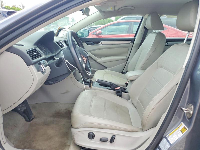 2015 Volkswagen Passat VIN 1VWAS7A30FC080534 COPART salvage auction — FRONT END, TX - SALVAGE TITLE-FLOOD DAMAGE, sold $200 on 2026-07-17 (photo 7)