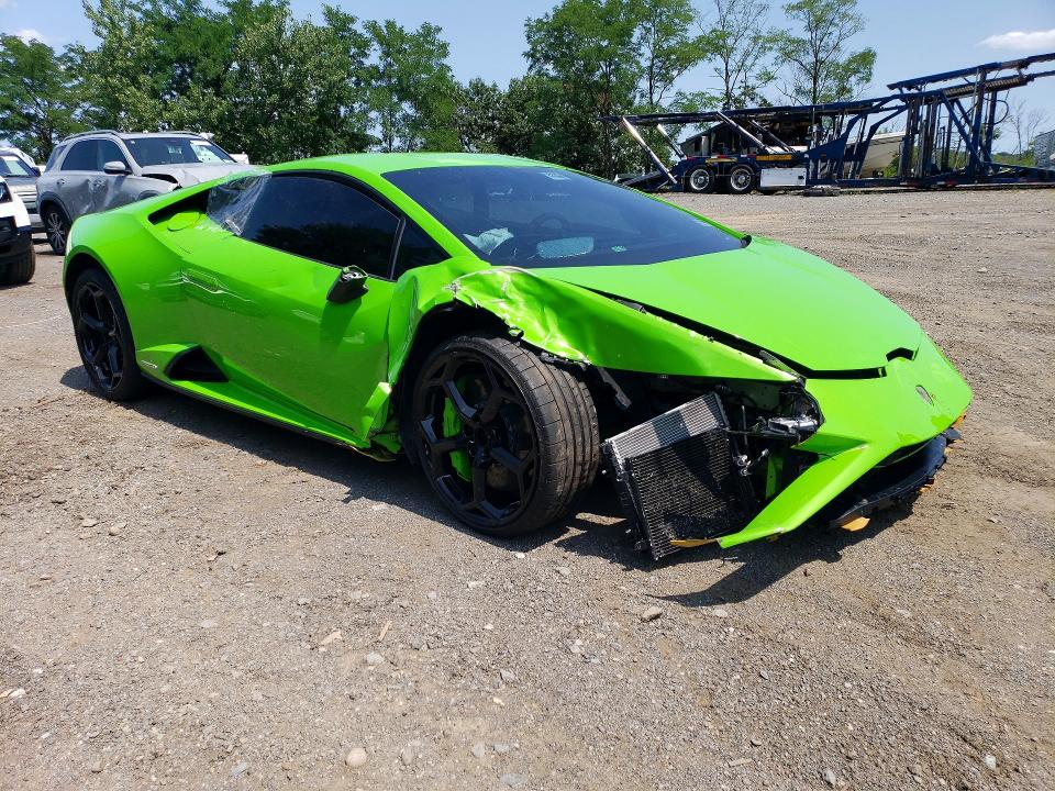 2023 Lamborghini Huracan VIN ZHWUF5ZF1PLA22581 COPART salvage auction — SIDE, Nj - Junk Title Certificate, sold $40,750 on 2026-07-30 (photo 4)