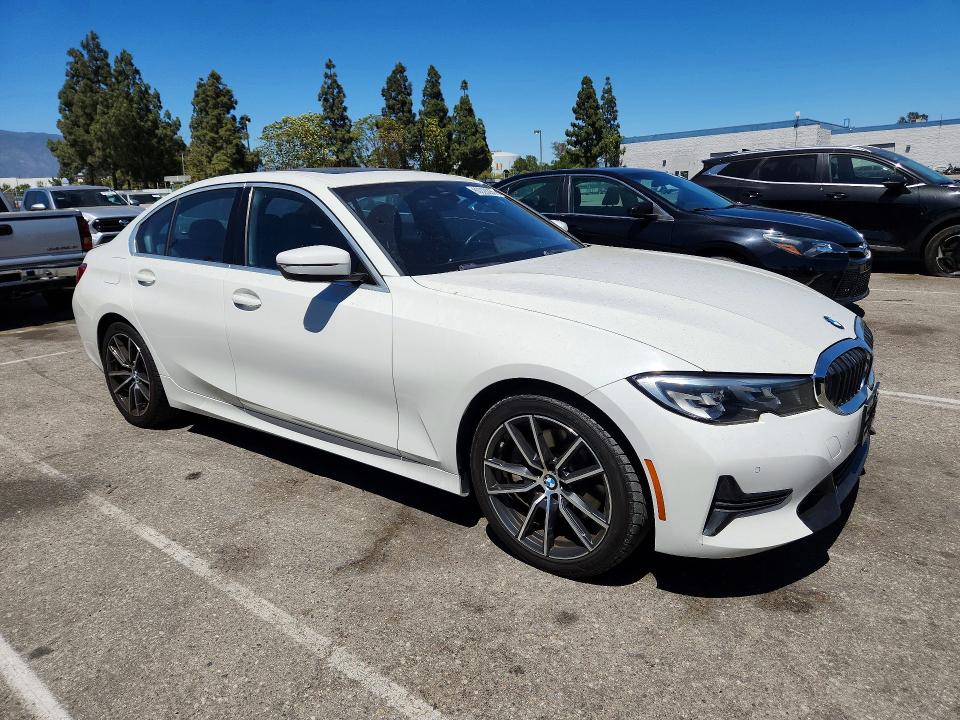 2019 BMW 3er VIN WBA5R1C57KAJ99390 COPART salvage auction — REAR END, Ca - Salvage Certificate, sold $4,650 on 2026-07-28 (photo 4)