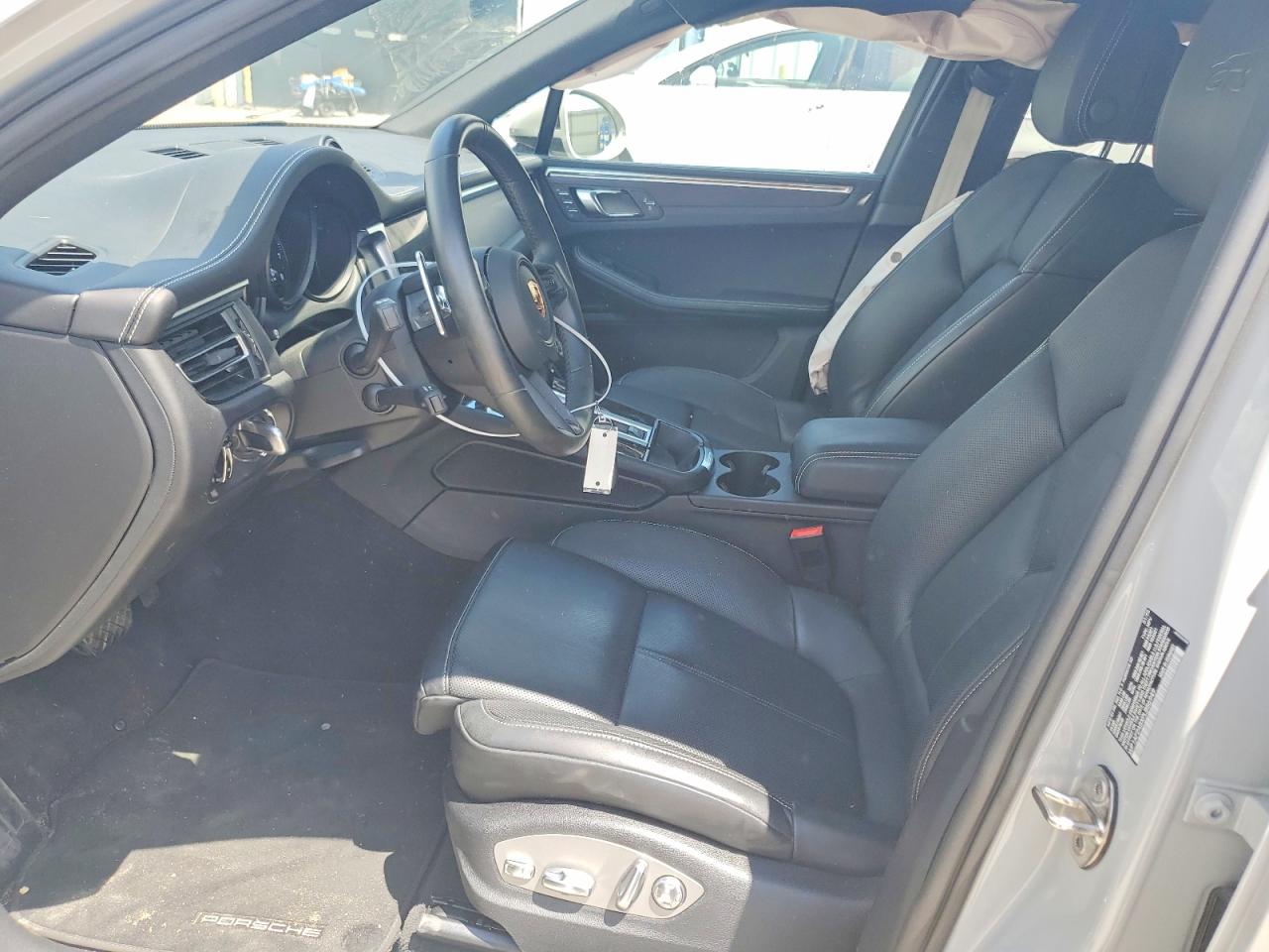 2023 Porsche Macan VIN WP1AF2A5XPLB56949 COPART salvage auction — Side, AL - CERT OF TITLE-SALVAGE TITLE, sold $34,250 on 2026-08-06 (photo 7)