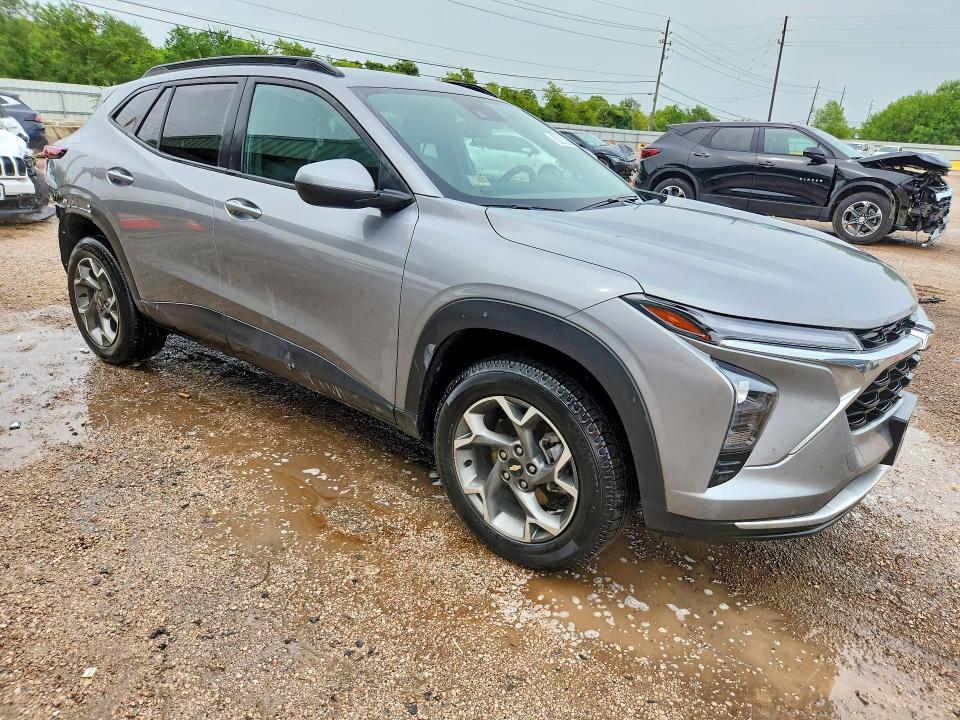 2025 Chevrolet Trax VIN KL77LHEP1SC172465 COPART salvage auction — REAR END, TX - CERTIFICATE OF TITLE, sold $100 on 2026-07-28 (photo 4)