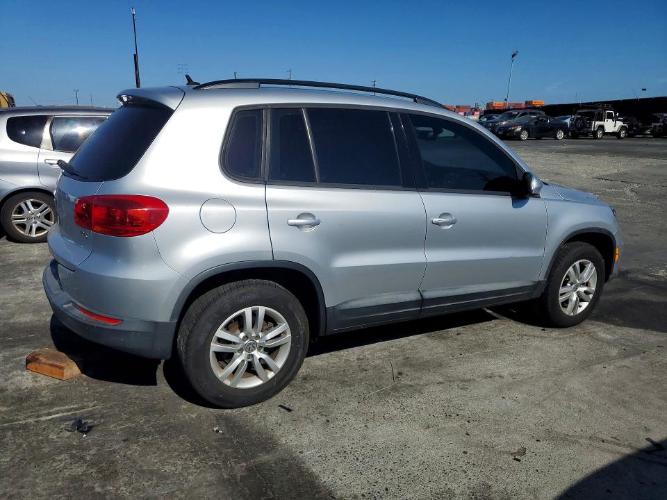 2016 Volkswagen Tiguan VIN WVGAV7AX6GW525884 COPART salvage auction — NORMAL WEAR, Ca - Dis/Dlr/Exp Only Clean Title, sold $1,700 on 2026-07-29 (photo 3)