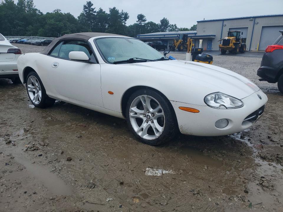 2004 Jaguar Xk series VIN SAJDA42C542A37072 COPART salvage auction — MINOR DENT/SCRATCHES, MA - CERT OF TITLE-RECONSTRCTD COLL, sold $1,750 on 2026-07-13 (photo 4)