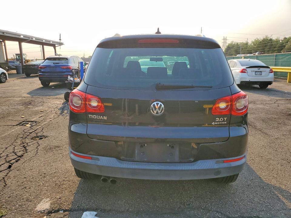 2010 Volkswagen Tiguan VIN WVGBV7AXXAW510655 COPART salvage auction — MINOR DENT/SCRATCHES, CO - CERTIFICATE OF TITLE, sold $825 on 2026-07-09 (photo 6)