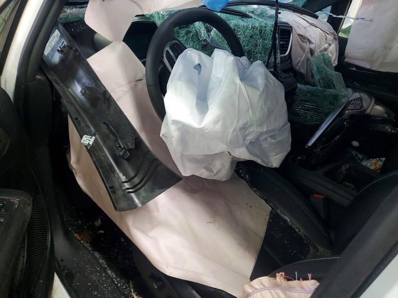 2025 Chrysler Pacifica VIN 2C4RC1S78SR565524 COPART salvage auction — ROLLOVER, Fl - Certificate Of Destruction, sold $7,700 on 2026-09-17 (photo 8)