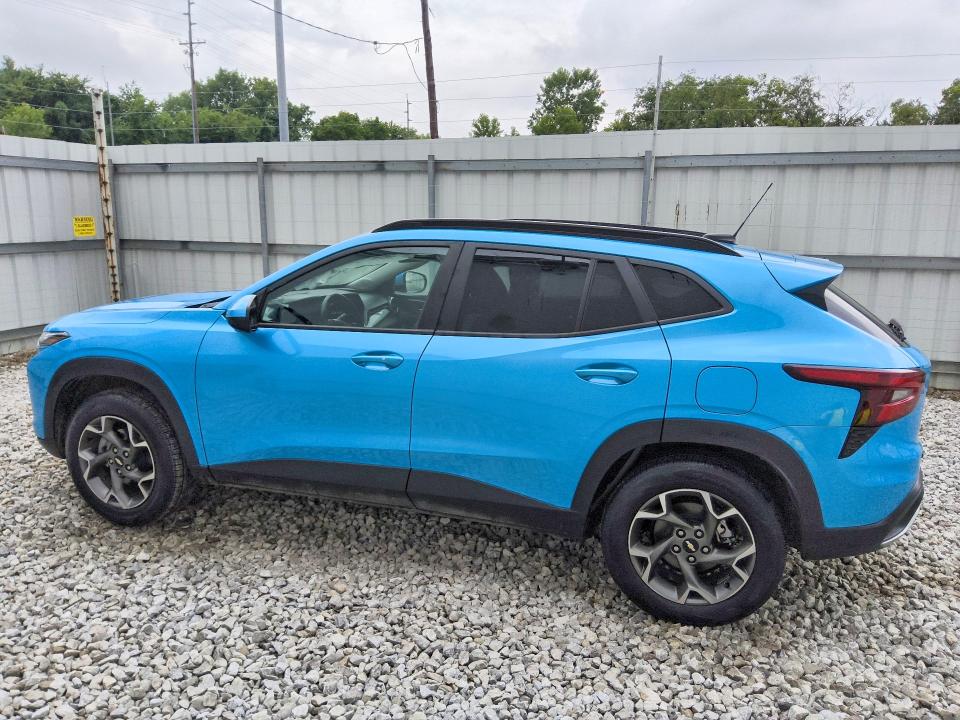 2025 Chevrolet Trax VIN KL77LHEP9SC298413 COPART salvage auction — SIDE, Oh - Certificate Of Title, sold $8,200 on 2026-07-23 (photo 2)