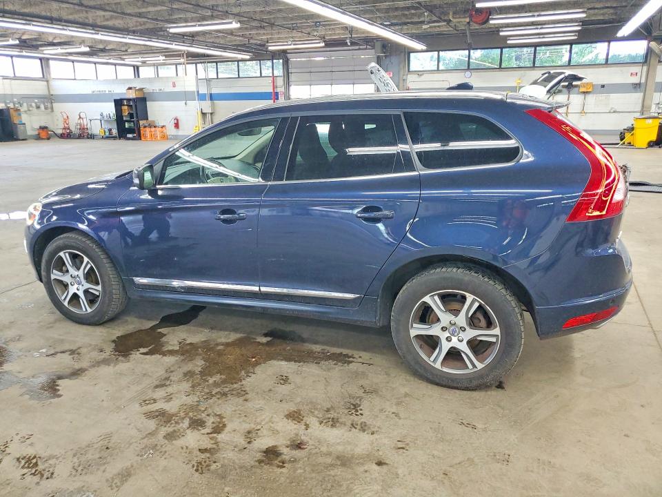 2015 Volvo Xc60 VIN YV4902RM7F2734914 COPART salvage auction — MINOR DENT/SCRATCHES, Wi - Certificate Of Title, sold $1,750 on 2026-07-27 (photo 2)