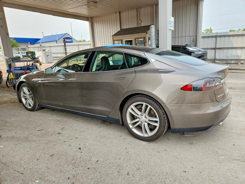 2015 Tesla Model s VIN 5YJSA1S29FF096022 COPART salvage auction — NORMAL WEAR, Mi - Certificate Of Title, sold $900 on 2026-07-20 (photo 2)