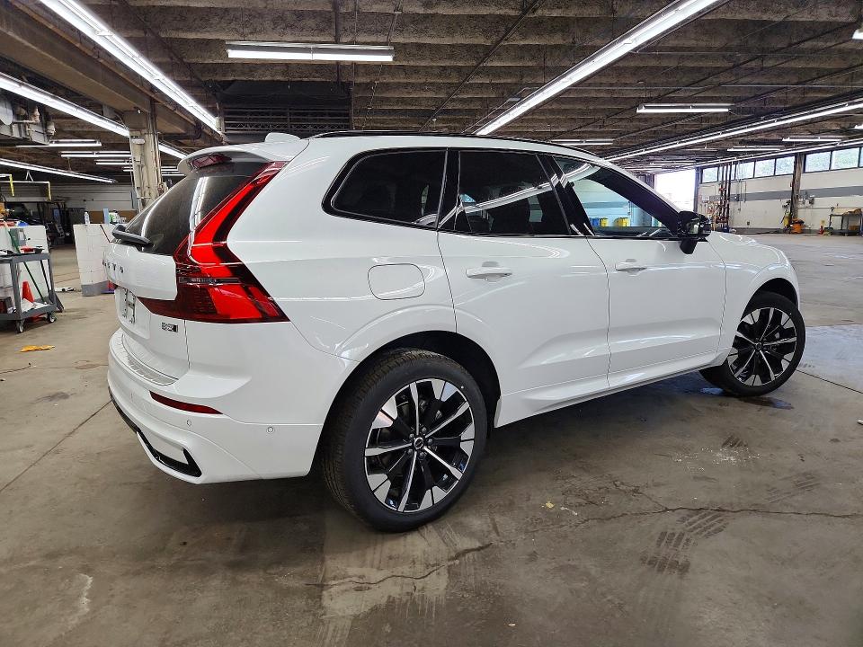 2026 Volvo Xc60 VIN YV4M12RC7T1464535 COPART salvage auction — FRONT END, Fl - Certificate Of Title, sold $17,400 on 2026-07-22 (photo 3)