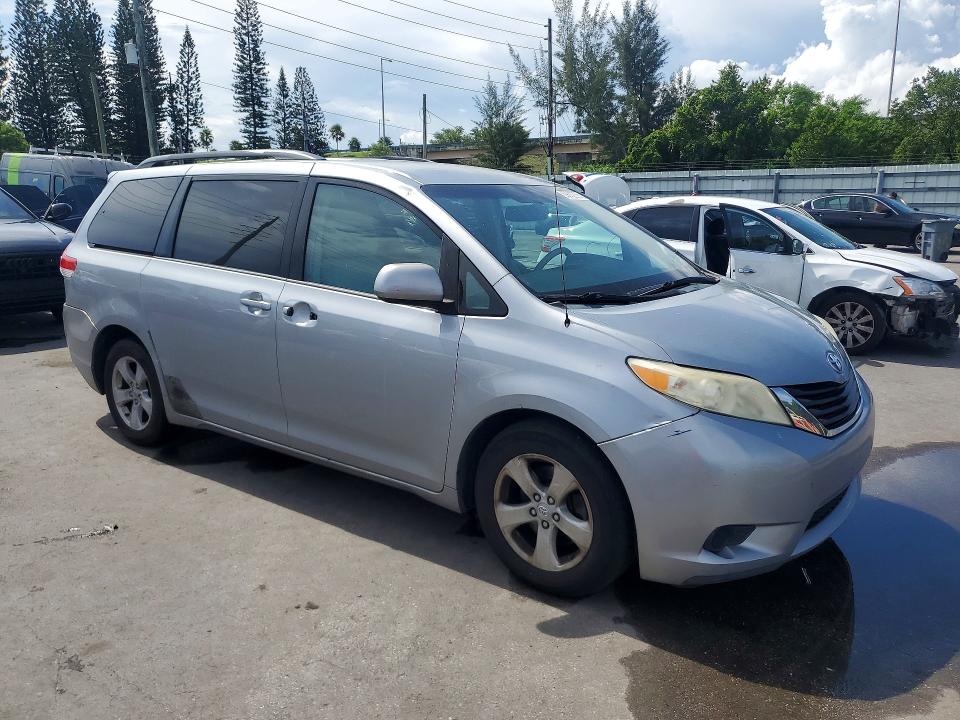 2014 Toyota Sienna VIN 5TDKK3DC6ES451088 COPART salvage auction — REAR END, Fl - Cert Of Title Slvg Rebuildable, sold $2,700 on 2026-07-22 (photo 4)