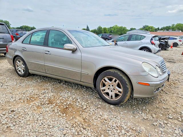2005 Mercedes-benz E-klasse VIN WDBUF82JX5X173784 COPART salvage auction — SIDE, OH - CERT OF TITLE-SALVAGE, sold $975 on 2026-08-18 (photo 4)