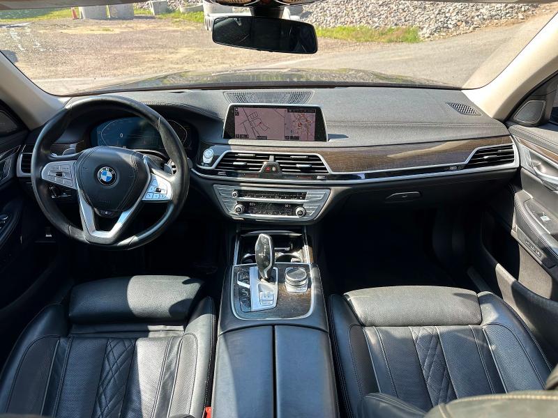 2022 BMW 7er VIN WBA7T4C07NCH73398 COPART salvage auction — MINOR DENT/SCRATCHES, MI - CERTIFICATE OF TITLE, sold $4,850 on 2026-07-29 (photo 9)