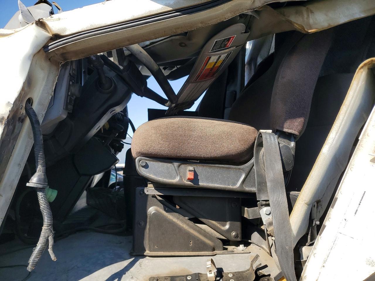 2024 Mack Md VIN 1M2MDBAA7RS013141 COPART salvage auction — Rollover, CO - DIS/DLR/EXP ONLY CLEAN TITLE, sold $5,900 on 2026-09-11 (photo 7)