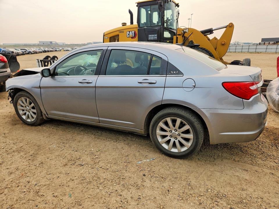 2013 Chrysler 200 VIN 1C3CCBBB2DN509566 COPART salvage auction — FRONT END, AB - BOS - SALVAGE, sold $125 on 2026-09-03 (photo 2)