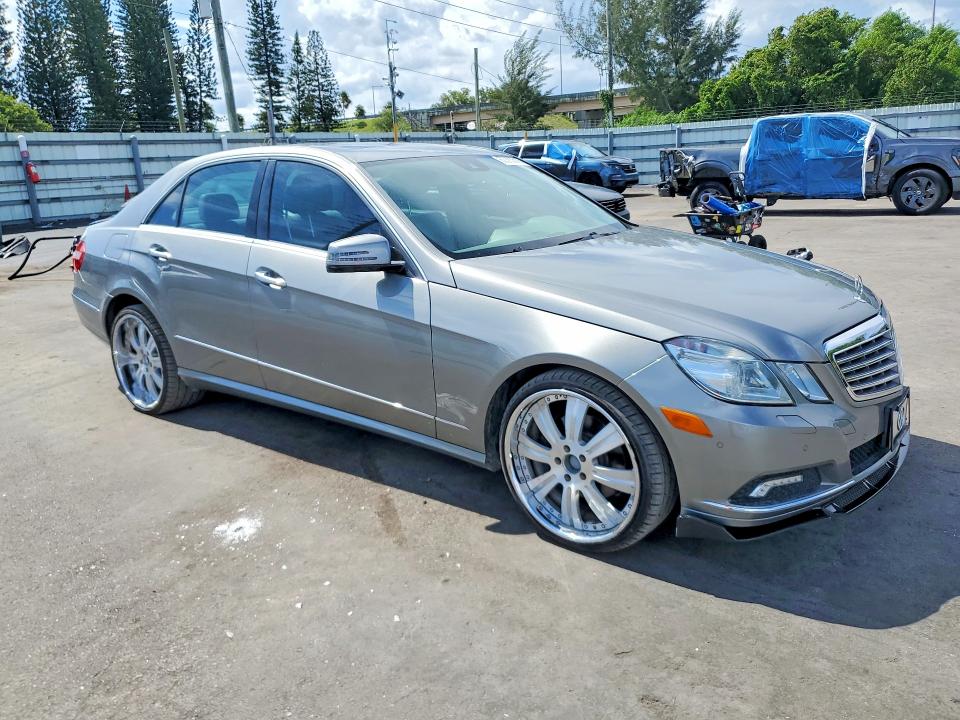 2010 Mercedes-benz E-class VIN WDDHF8HBXAA233004 COPART salvage auction — NORMAL WEAR, Fl - Cert Of Title-Rebuilt, sold $2,200 on 2026-08-03 (photo 4)