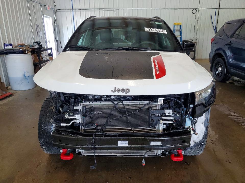 2025 Jeep Compass VIN 3C4NJDDN4ST532681 COPART salvage auction — FRONT END, Fl - Certificate Of Title, sold $9,500 on 2026-07-22 (photo 5)