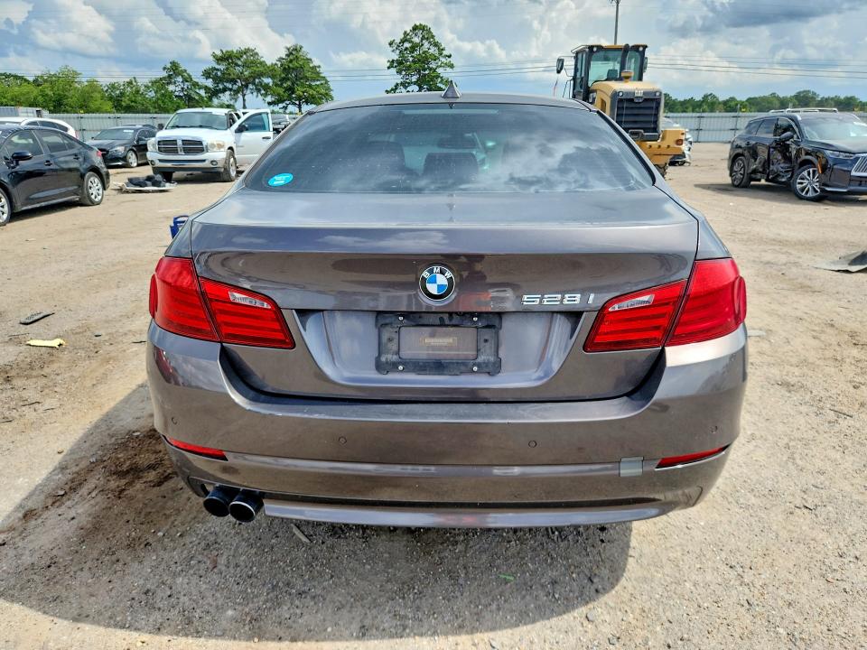 2012 BMW 5er VIN WBAXG5C55CDX06440 COPART salvage auction — FRONT END, Al - Cert Of Title-Salvage Title, sold $200 on 2026-07-30 (photo 6)