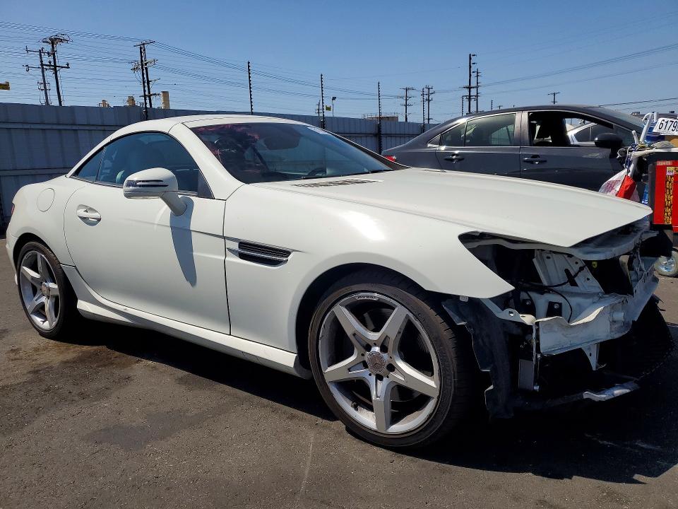 2013 Mercedes-benz Slk-klasse VIN WDDPK4HA2DF050758 COPART salvage auction — FRONT END, CA - SALVAGE CERTIFICATE, sold $2,100 on 2026-07-27 (photo 4)