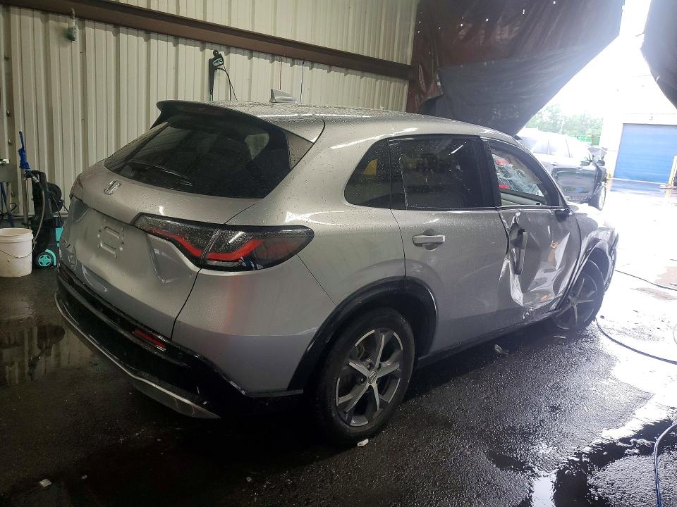 2025 Honda Hr-v VIN 3CZRZ2H76SM775892 COPART salvage auction — ALL OVER, FL - CERTIFICATE OF DESTRUCTION, sold $5,400 on 2026-08-03 (photo 3)