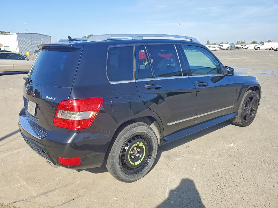 2010 Mercedes-benz Glk-class VIN WDCGG8HB5AF465574 COPART salvage auction — MINOR DENT/SCRATCHES, CA - DIS/DLR/EXP ONLY CLEAN TITLE, sold $1,700 on 2026-08-01 (photo 3)