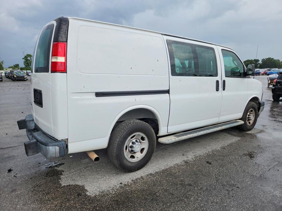 2027 Chevrolet Express VIN 1GCWGAFG5J1907578 COPART salvage auction — MINOR DENT/SCRATCHES, Fl - Certificate Of Title, sold $2,400 on 2026-07-27 (photo 3)