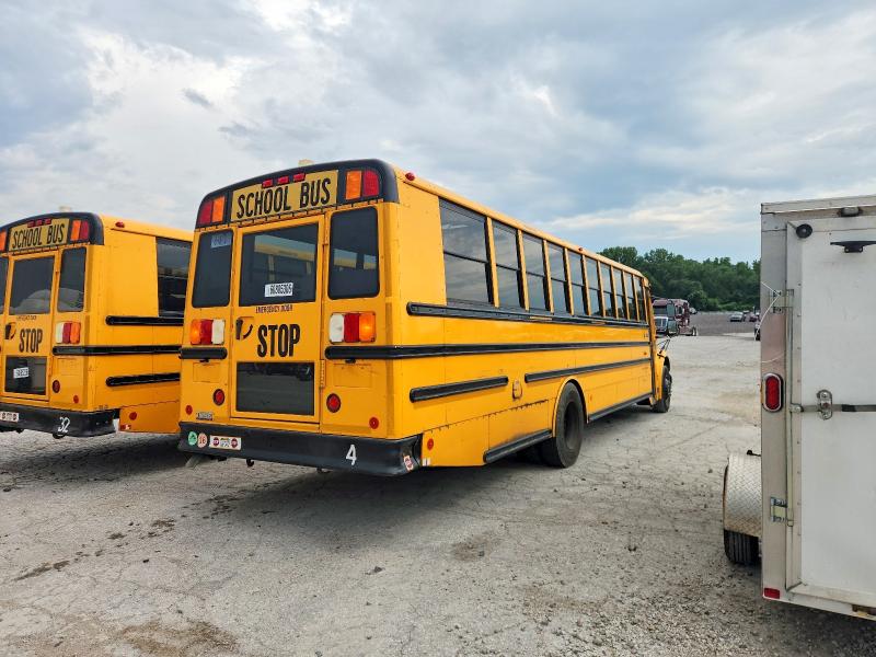 2012 Thomabuses VIN 4UZABRDTXCCBK4978 COPART salvage auction — NORMAL WEAR, KS - CERTIFICATE OF TITLE, sold $2,500 on 2026-09-05 (photo 4)