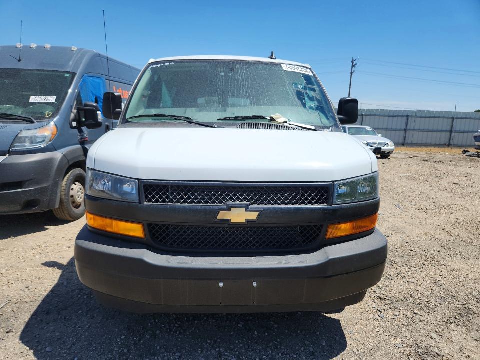 2025 Chevrolet VIN 1GAZGNFP5S1137204 COPART salvage auction — SIDE, Mo - Dealer Only Salvage Title (P), sold $17,800 on 2026-08-26 (photo 5)