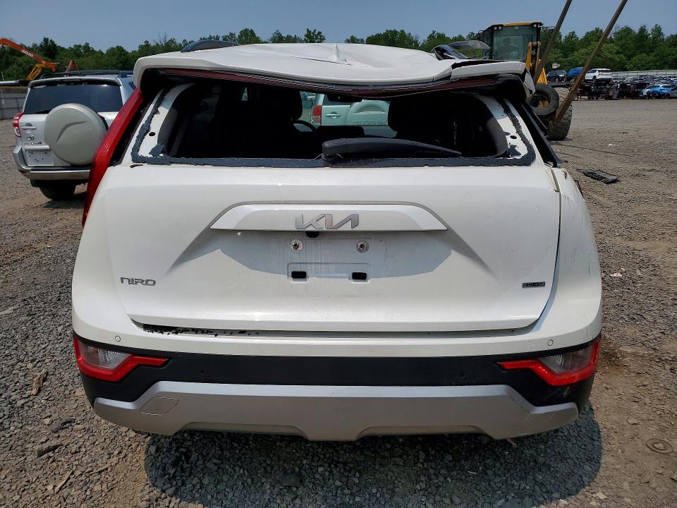 2023 Kia Niro VIN KNDCR3LE2P5051508 COPART salvage auction — ROOF, Salvage Title, sold $8,200 on 2026-08-21 (photo 6)