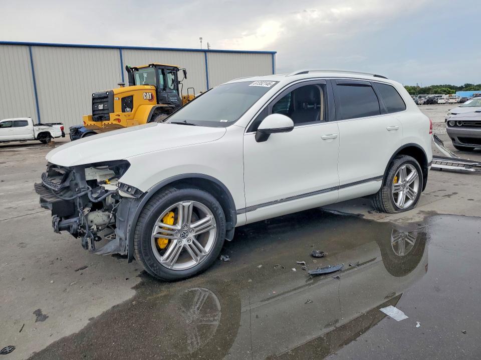 2016 Volkswagen Touareg VIN WVGEF9BP0GD011047 COPART salvage auction — FRONT END, Fl - Certificate Of Destruction, sold $15 on 2026-07-29 (photo 1)