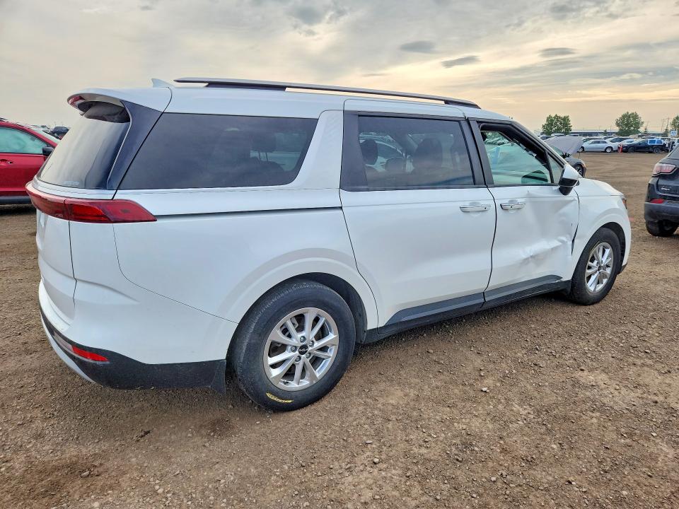 2023 Kia Carnival VIN KNDNB5H39P6293240 COPART salvage auction — SIDE, AB - BOS - SALVAGE, sold $6,000 on 2026-07-28 (photo 3)