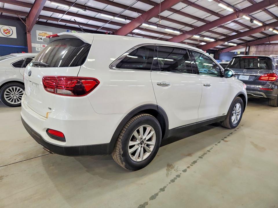 2019 Kia Sorento VIN 5XYPGDA53KG448743 COPART salvage auction — MINOR DENT/SCRATCHES, WV - CERTIFICATE OF TITLE (P), sold $4,200 on 2026-07-22 (photo 3)